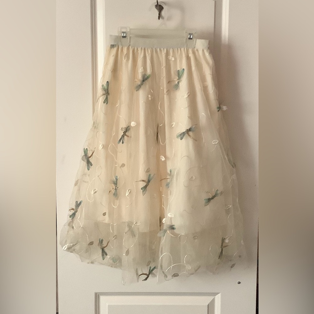 Chic Cream Midi Skirt with Embroidered Accents